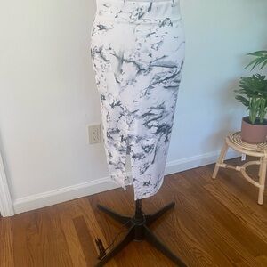Elegant White and Gray Midi Pencil Skirt